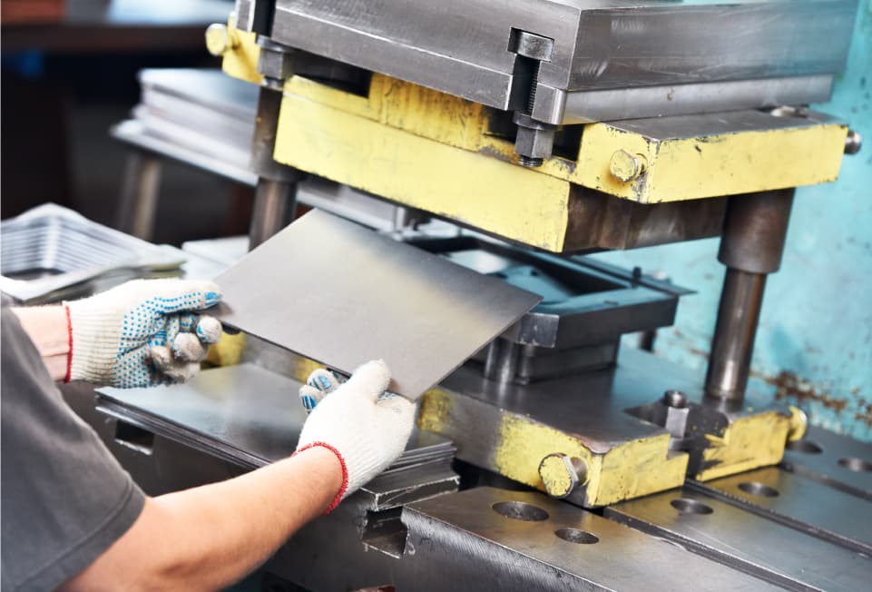 https://staging1.smithindlcorp.com/wp-content/uploads/2023/02/Manufacturing-03.jpg